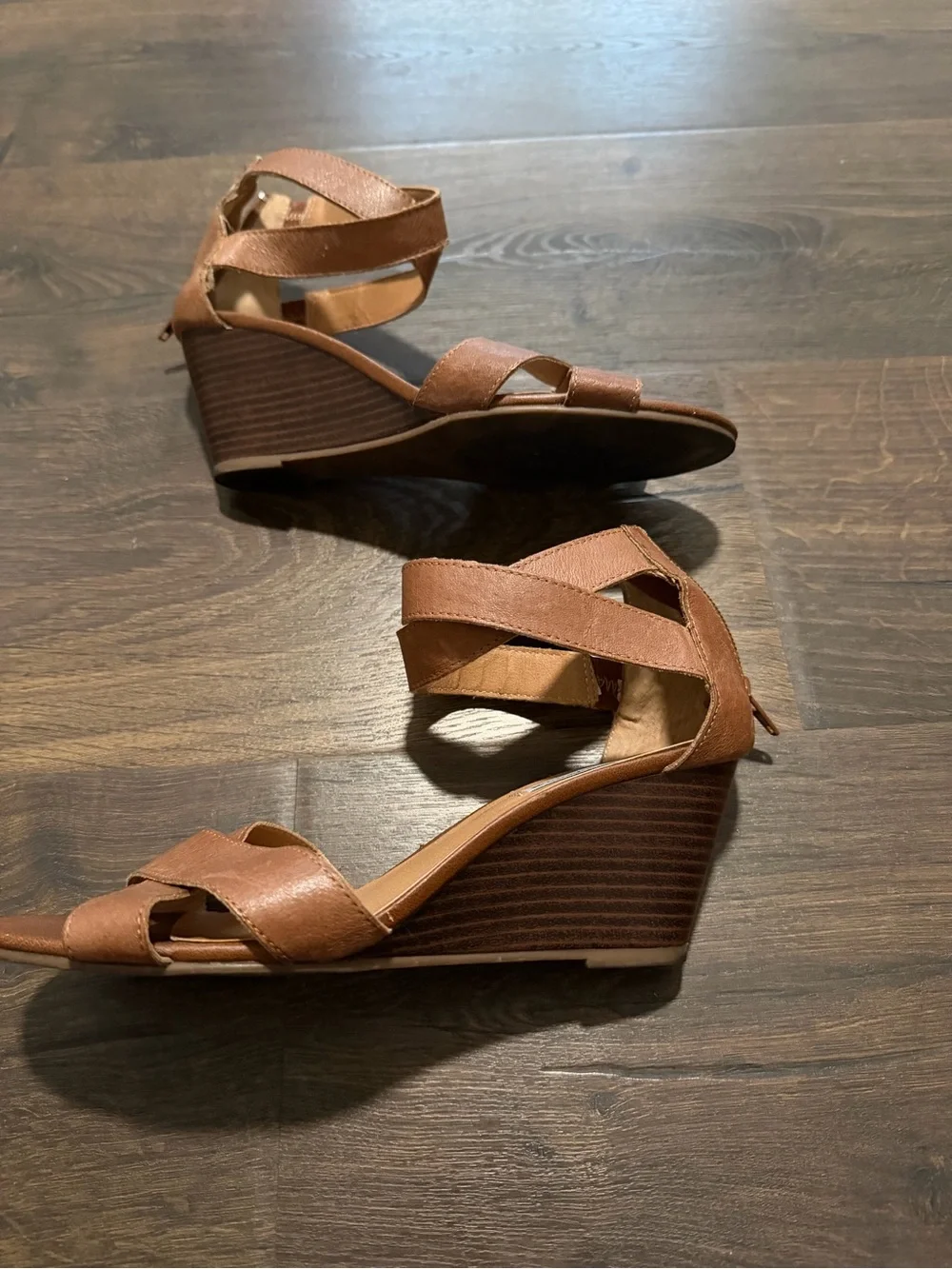 Steve Madden Tan Brown Strappy Wedge Sandals size 8